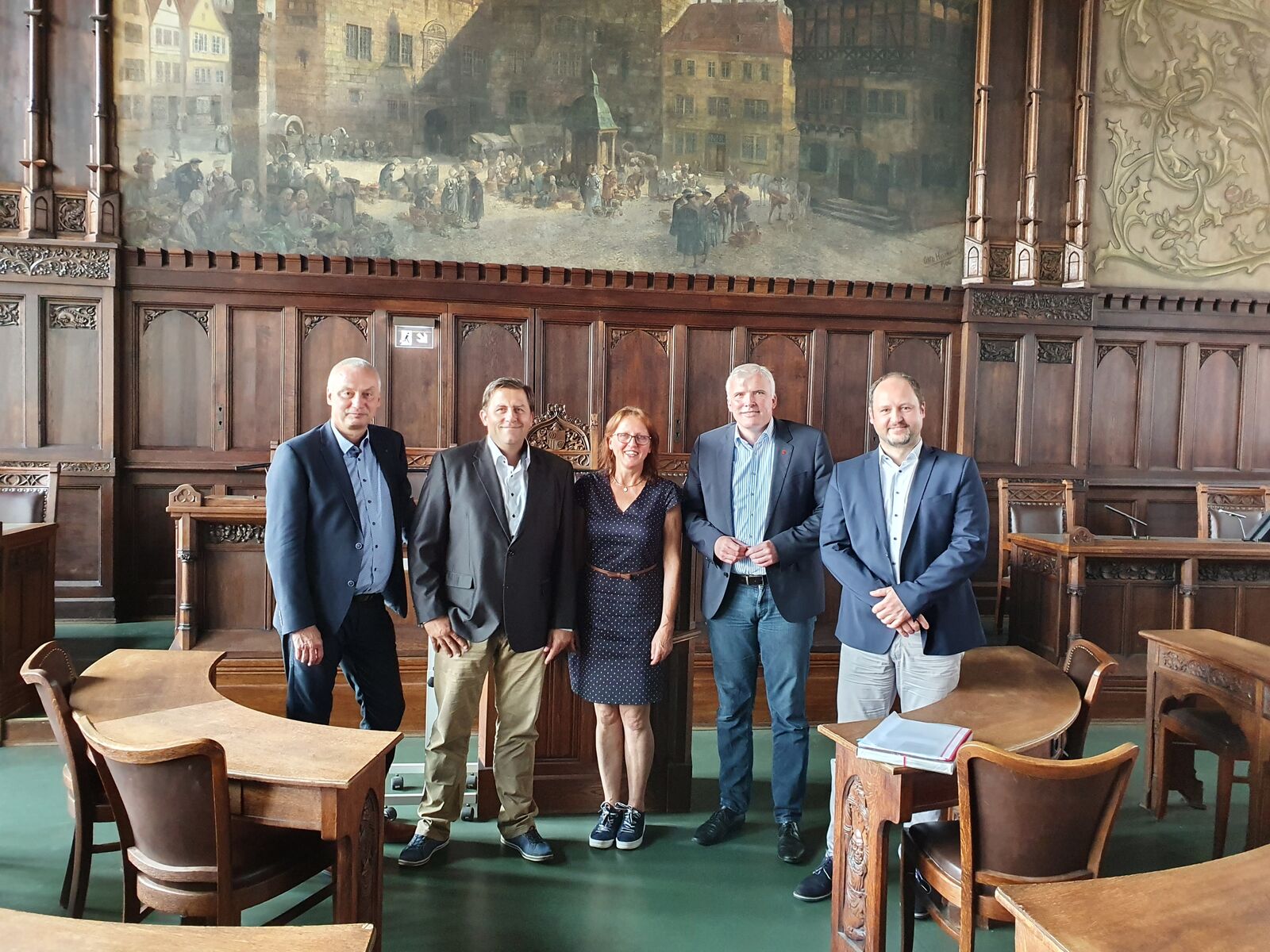 Die Neumarkter Sozialdemokraten wurden von Oberbürgermeister Andreas Bausewein im Sitzungssaal des Erfurter Rathauses empfangen.